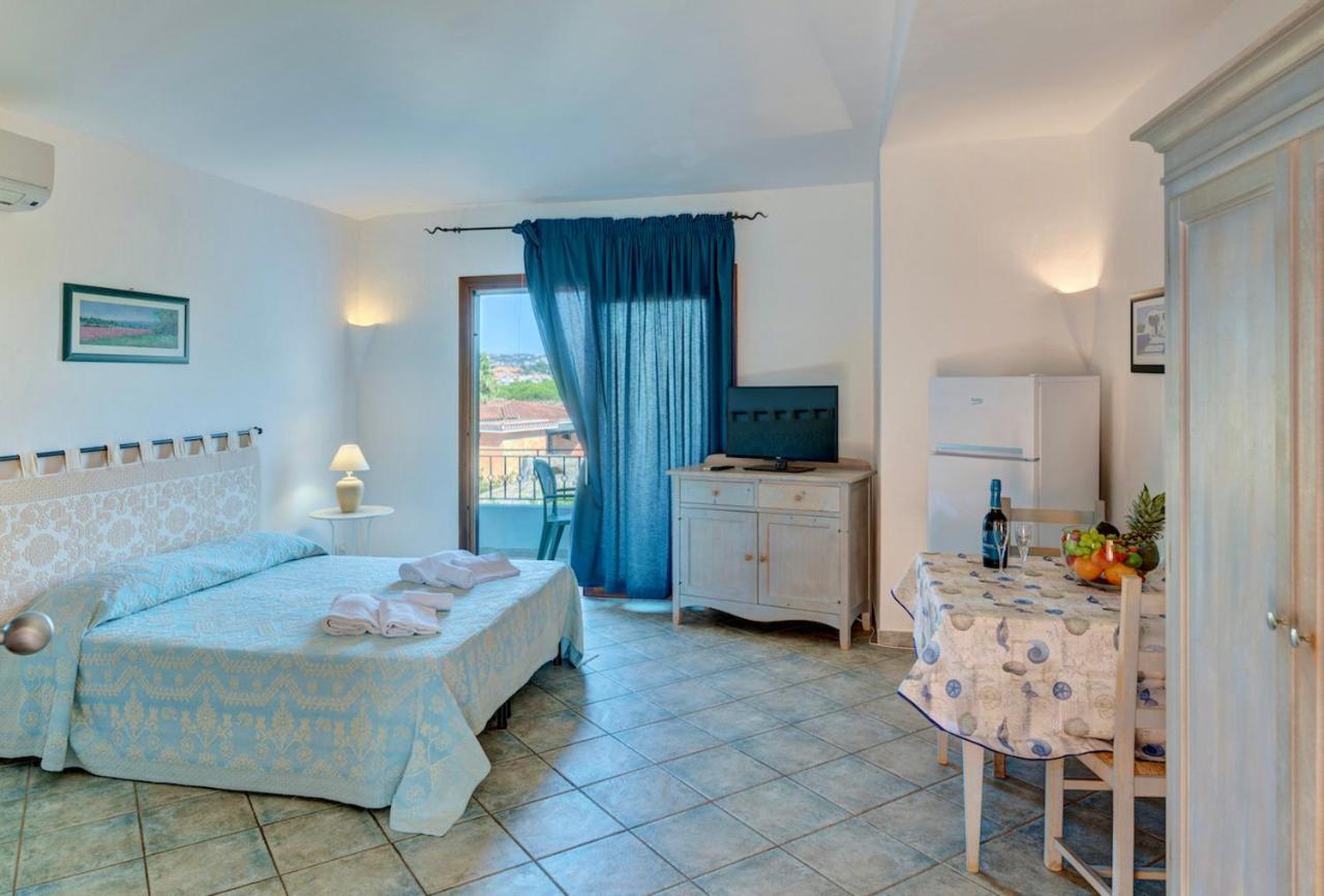 Residence Con Piscina A Palau, A Soli 150 Mt. Dal Mare Exterior foto